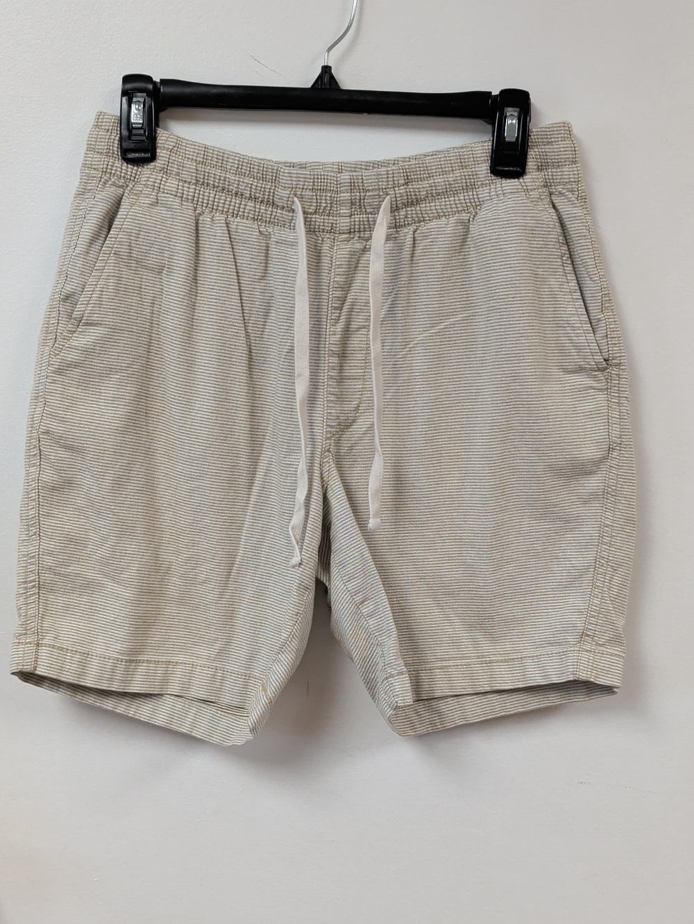 Old Navy Men's Light Beige Striped Drawstring Athletic Shorts